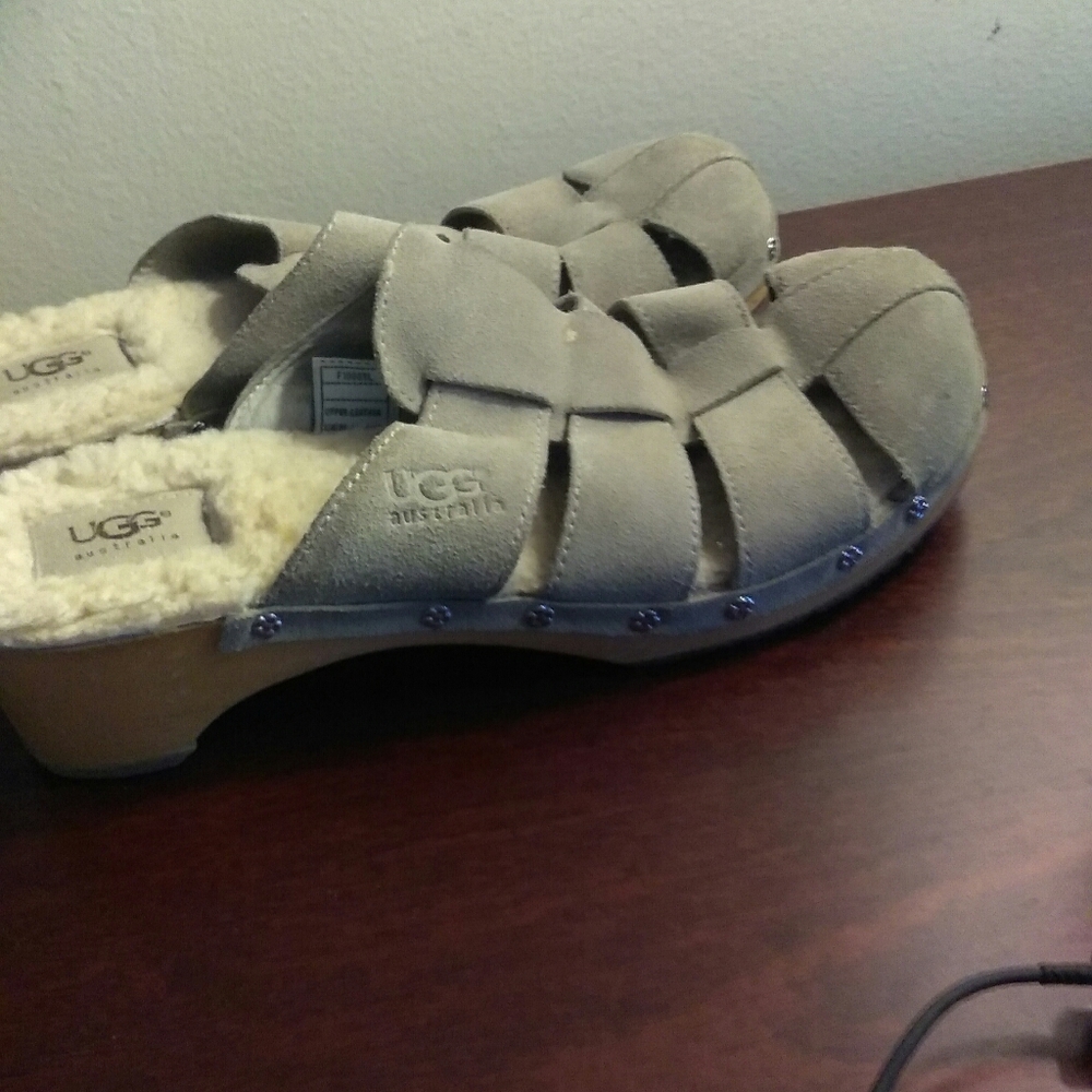 UGG - Picture 4 of 8